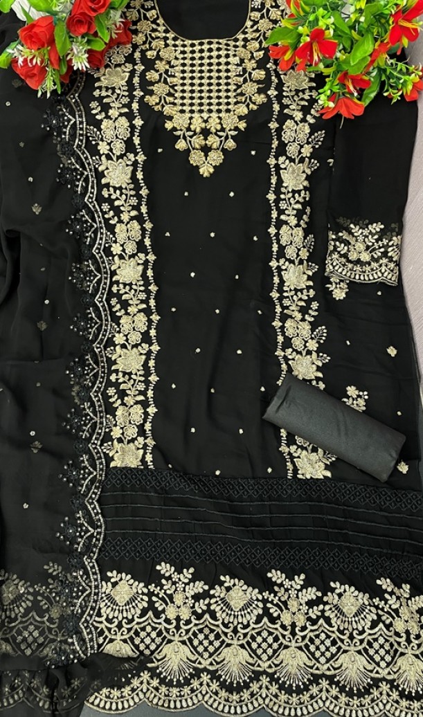 Heavy Embroidery Pakistani Suits