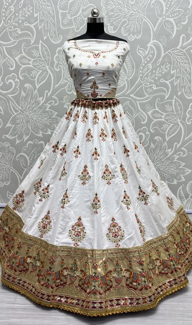 Hand Mirror Crafted Bandhani Print Pure Gadhwal silk Lehengacholi 