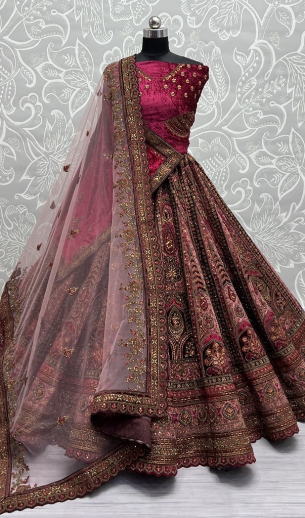 Double dupatta and Six meter Flaired Crafted with various embroidery patterns bridal Lehengacholi