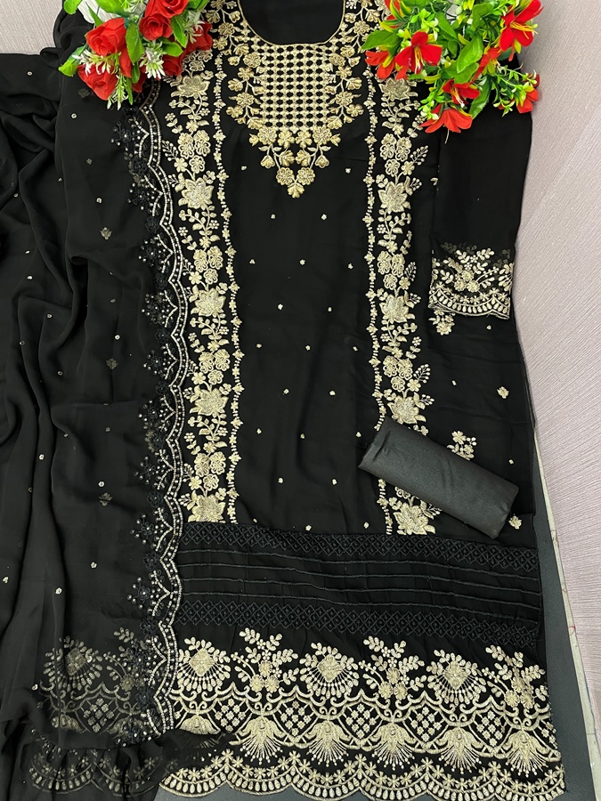 Heavy Embroidery Pakistani Suits