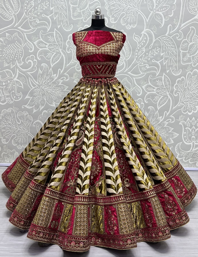 Exceptionally Crafted Embroidery with Details on Thread and Squins work Six Meter plus Flair Lehengacholi 