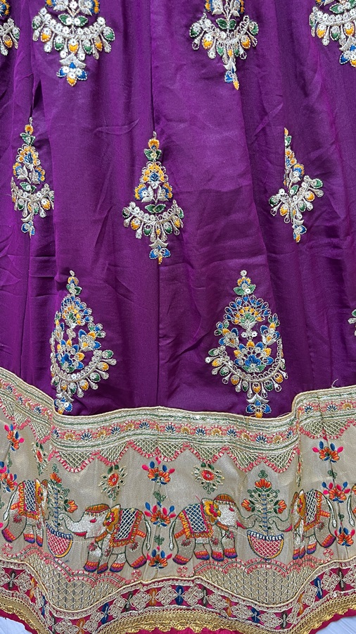 Hand Mirror Crafted Bandhani Print Pure Gadhwal silk Lehengacholi