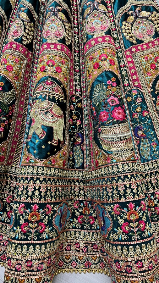 Handwork Velvet Crafted 4.5 Meter Flair Exclusive Party wear Lehengacholi