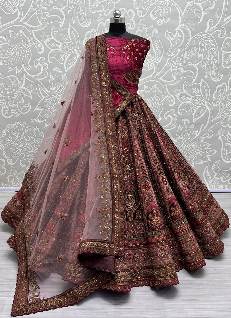 Double dupatta and Six meter Flaired Crafted with various embroidery patterns bridal Lehengacholi