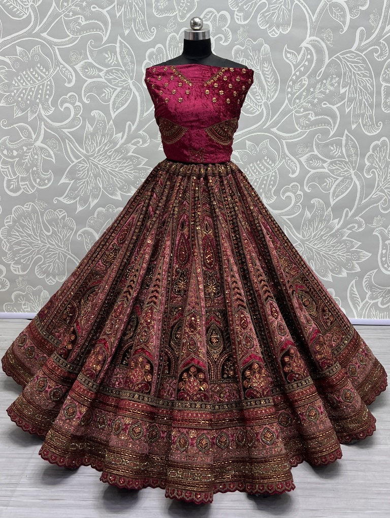 Double dupatta and Six meter Flaired Crafted with various embroidery patterns bridal Lehengacholi