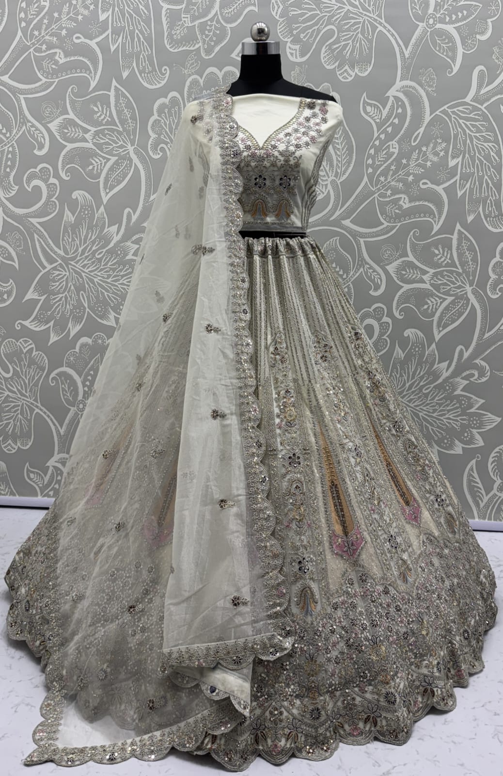 Partywear White Bridal Net Lehengacholi 