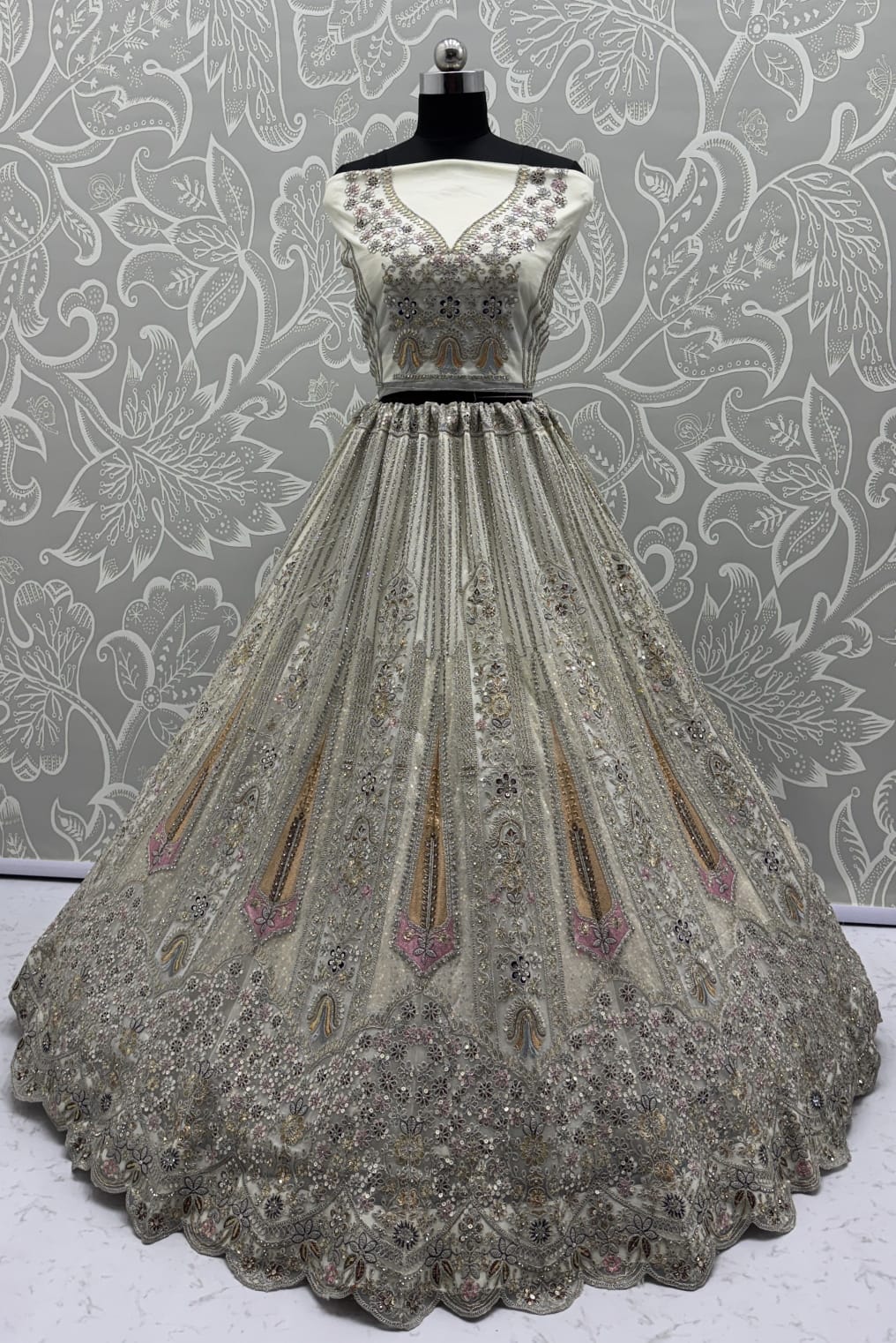 Partywear White Bridal Net Lehengacholi 