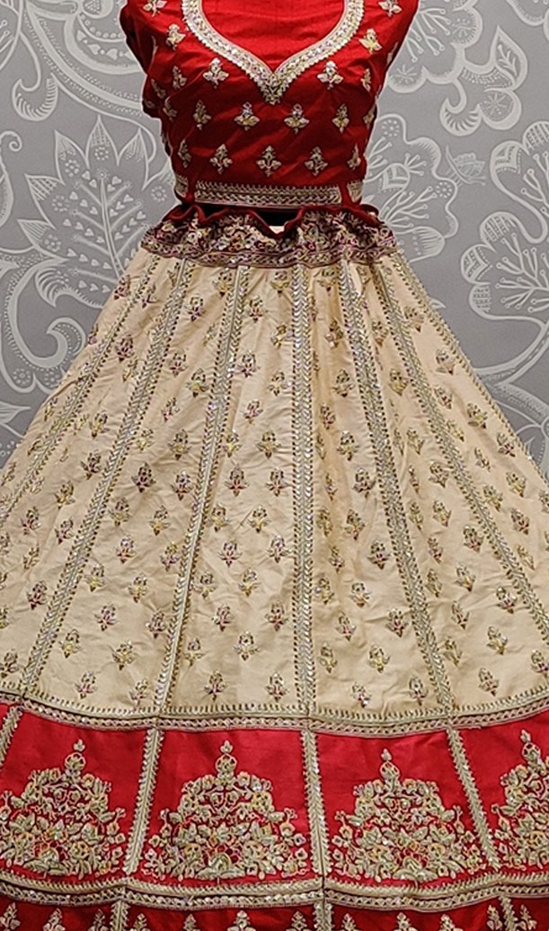 White Fabulous Zarkan Lehengacholi 